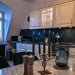 Вилла Premium Gruppen-apartments In Gruenderzeit-villa Mit Schlossblick Und Parkplatz 16 Gaeste