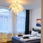 Premium Gruppen-apartments In Gruenderzeit-villa Mit Schlossblick Und Parkplatz 16 Gaeste Вилла Вернигероде