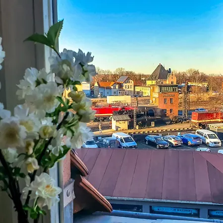 Villa Premium Gruppen-apartments In Gruenderzeit-villa Mit Schlossblick Und Parkplatz 16 Gaeste *