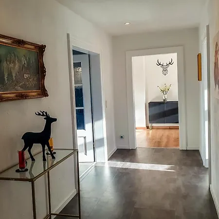 Premium Gruppen-apartments In Gruenderzeit-villa Mit Schlossblick Und Parkplatz 16 Gaeste