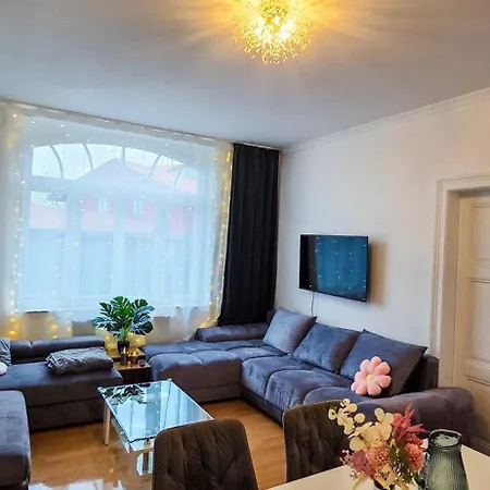 Premium Gruppen-apartments In Gruenderzeit-villa Mit Schlossblick Und Parkplatz 16 Gaeste * Wernigerode