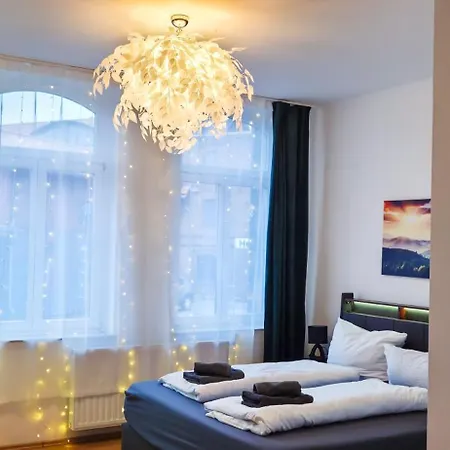 Premium Gruppen-apartments In Gründerzeit-villa Mit Schlossblick Und Parkplatz 16 Gäste Villa Wernigerode