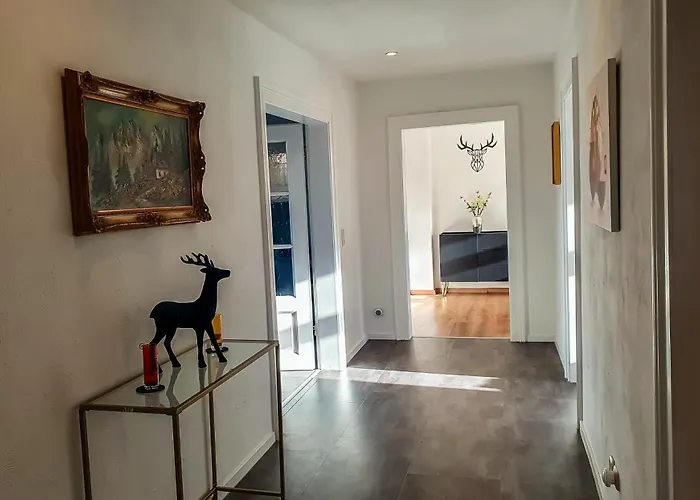 Premium Gruppen-apartments In Gruenderzeit-villa Mit Schlossblick Und Parkplatz 16 Gaeste