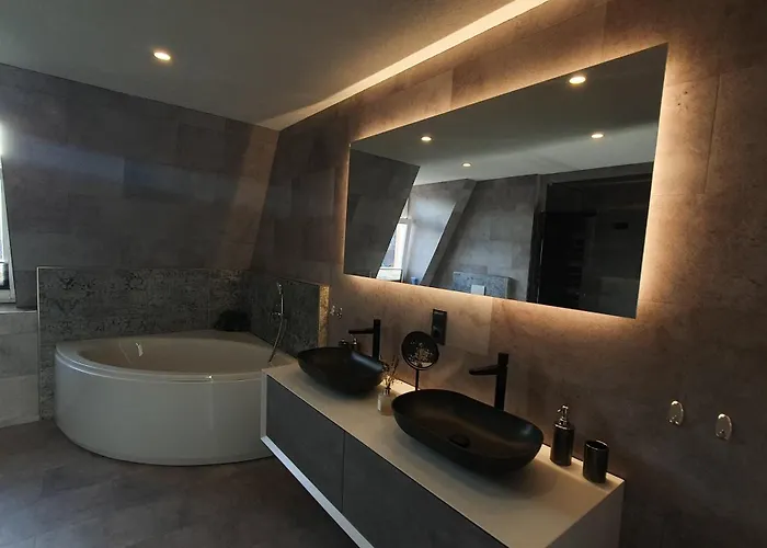 Premium Gruppen-apartments In Gruenderzeit-villa Mit Schlossblick Und Parkplatz 16 Gaeste Villa Wernigerode