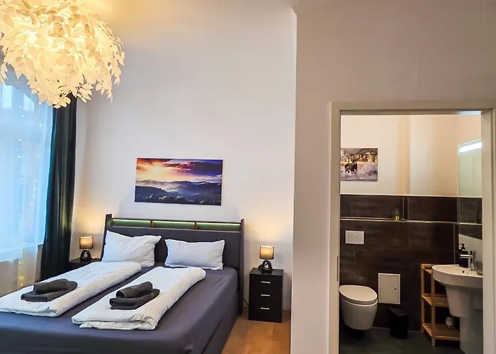 Villa Premium Gruppen-apartments In Gruenderzeit-villa Mit Schlossblick Und Parkplatz 16 Gaeste Wernigerode