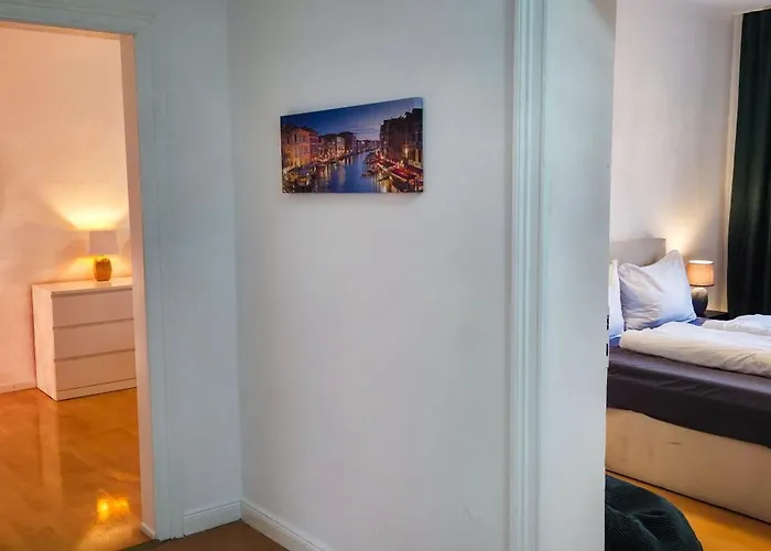 Villa Premium Gruppen-apartments In Gruenderzeit-villa Mit Schlossblick Und Parkplatz 16 Gaeste *