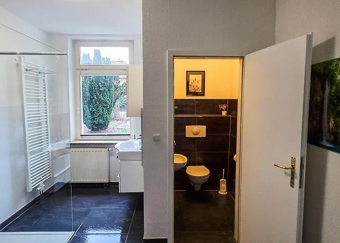 Premium Gruppen-apartments In Gruenderzeit-villa Mit Schlossblick Und Parkplatz 16 Gaeste